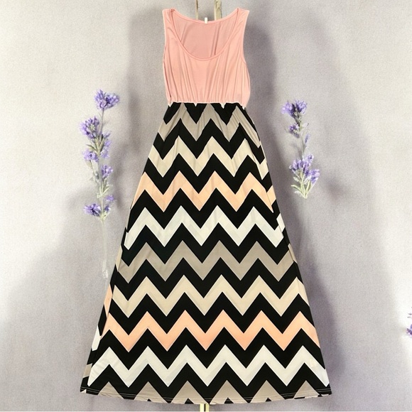 Dresses & Skirts - Maxi Dress with Pink Top & Chevron Pattern Bottom, EUC, Size-Med., Relaxed Fit